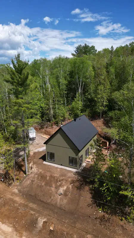 Le même chalet, vu de plus près